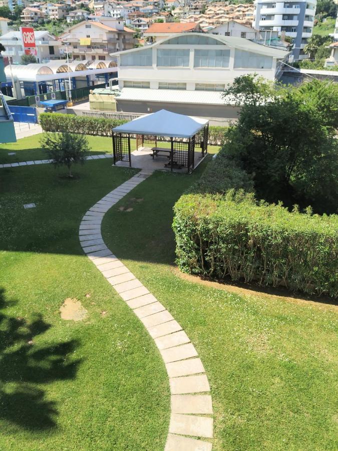 Appartamento Le Palme Montesilvano Marina Exterior foto